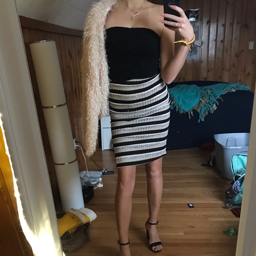 CHIC BODYCON SKIRT